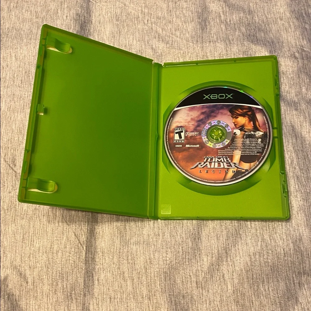 Lara Croft - Tomb Raider Legend (Microsoft Xbox, 2006) W/ cover art, box, game